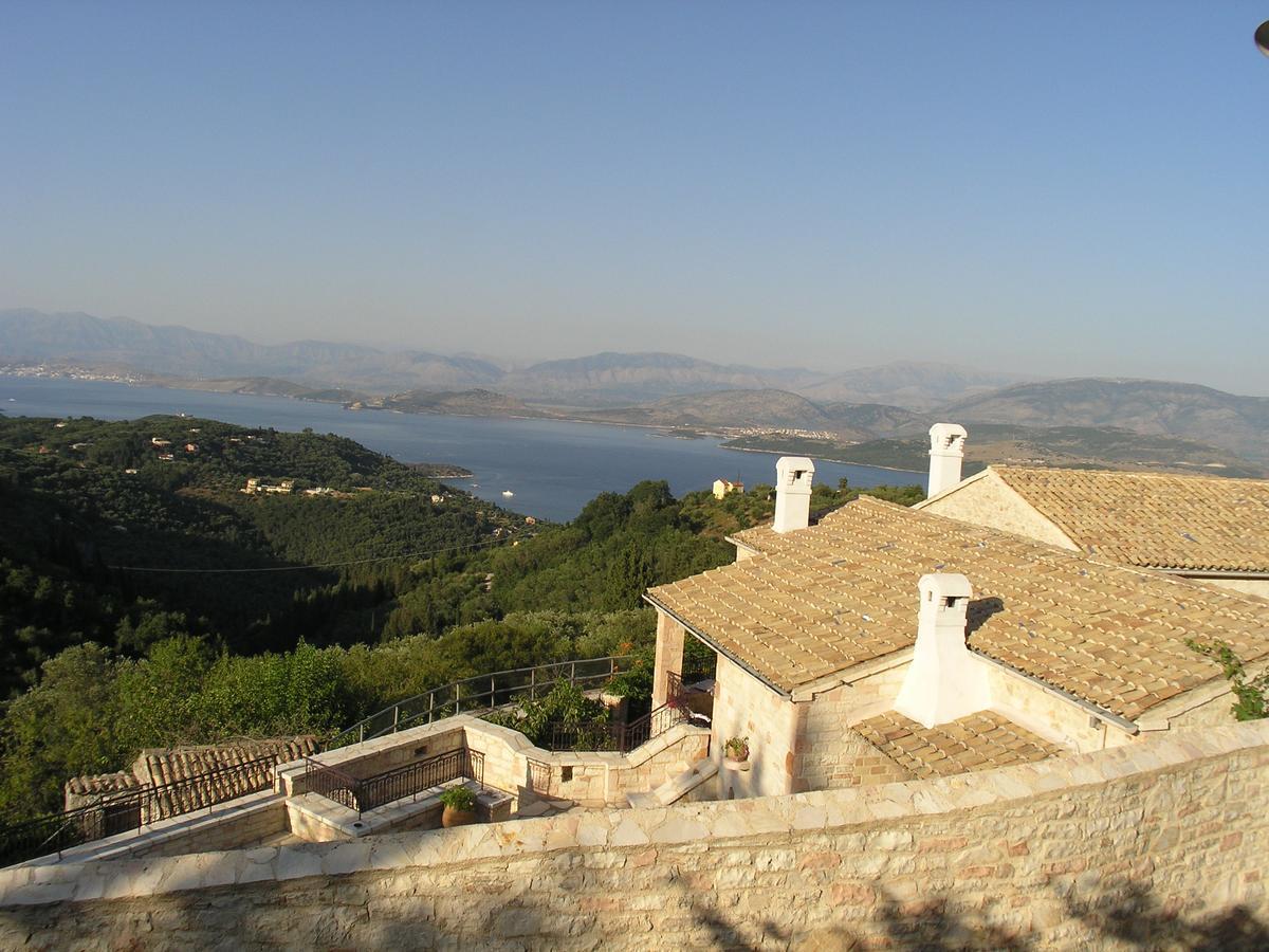 Traditional Stone Villa Olympia Viggla エクステリア 写真