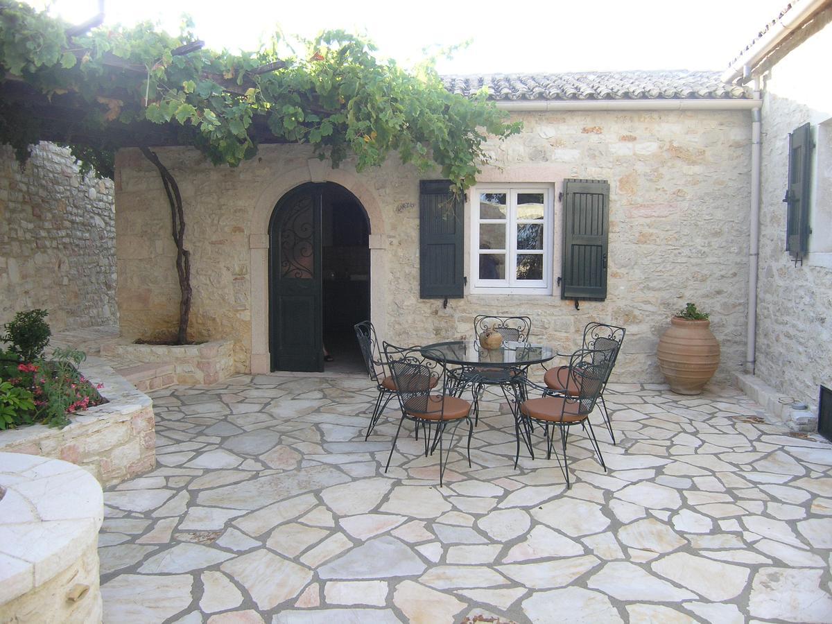 Traditional Stone Villa Olympia Viggla エクステリア 写真